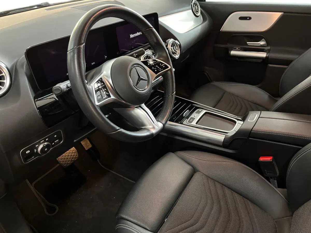 Mercedes-Benz GLA SUV usata a Taranto (10)