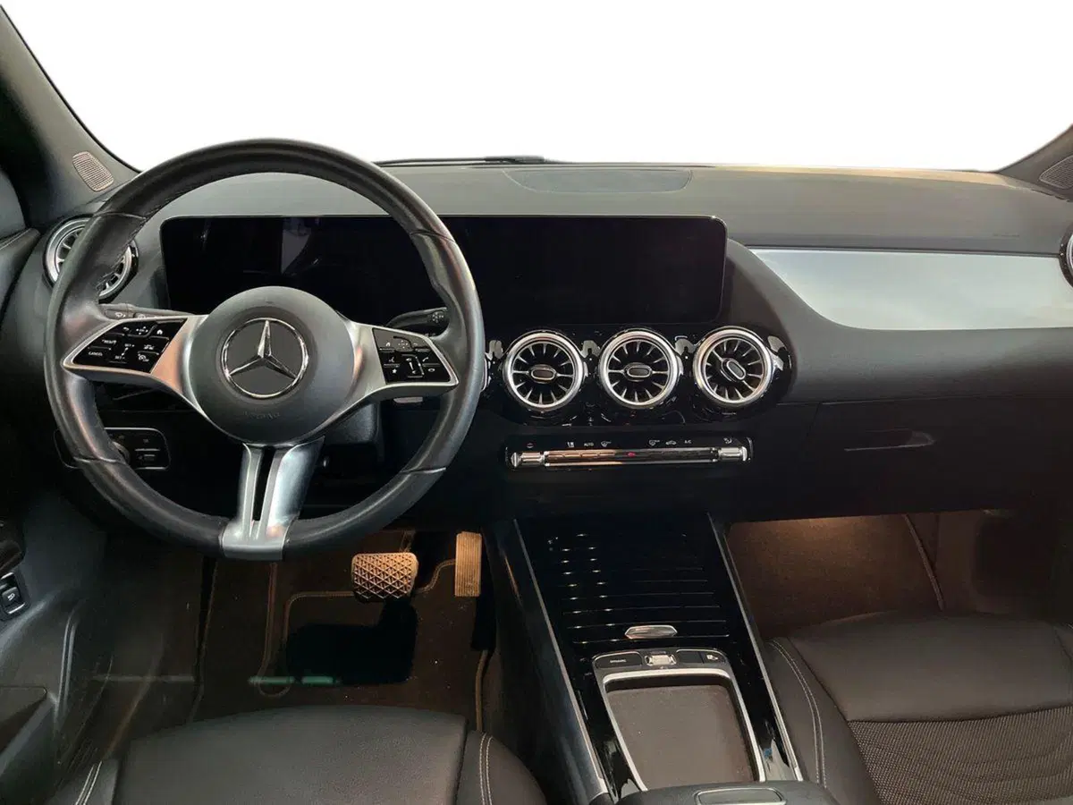 Mercedes-Benz GLA SUV usata a Taranto (8)