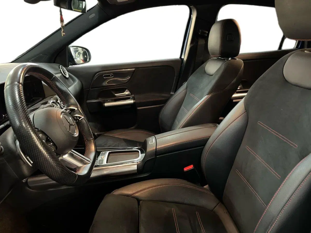 Mercedes-Benz GLA SUV usata a Bari (7)