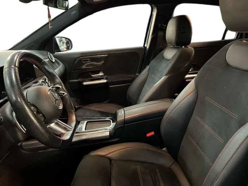 Mercedes-Benz GLA SUV usata a Bari (7)