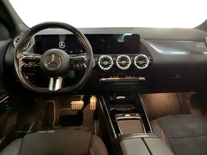 Mercedes-Benz GLA SUV usata a Bari (8)