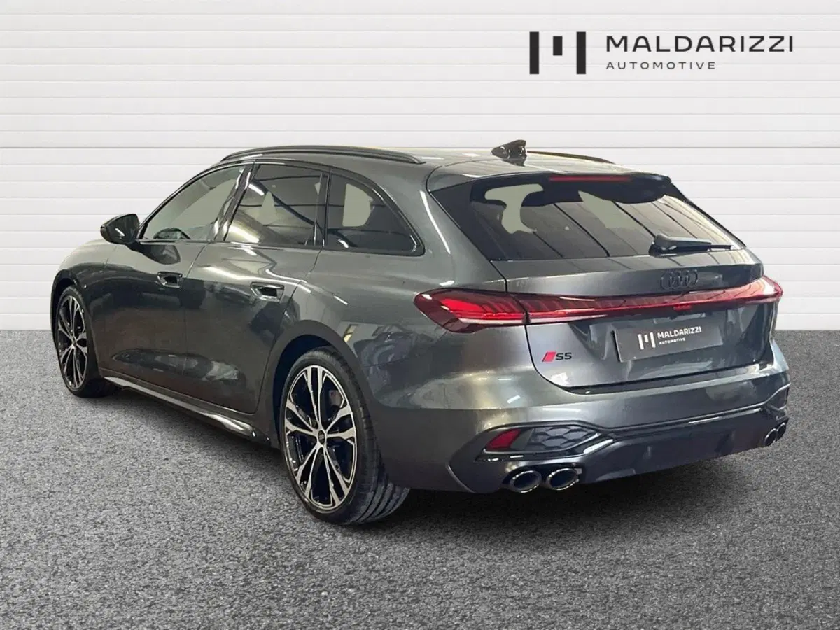 Audi A5 Avant nuova a Bari (4)
