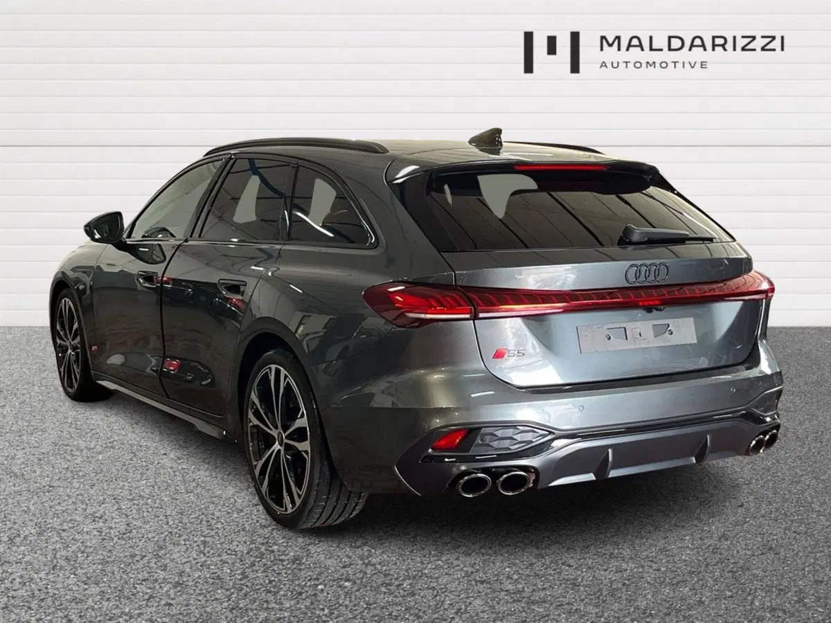 Audi A5 Avant nuova a Bari (4)