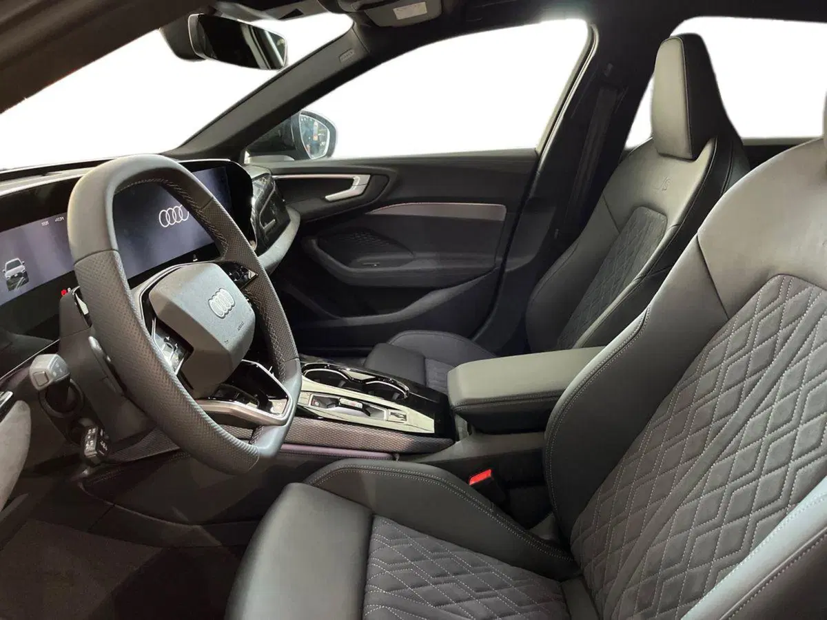 Audi A5 Avant nuova a Bari (7)