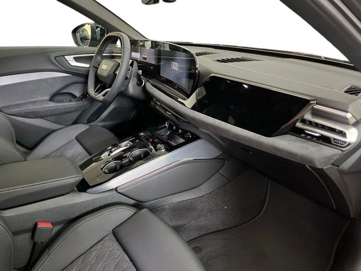 Audi A5 Avant nuova a Bari (9)
