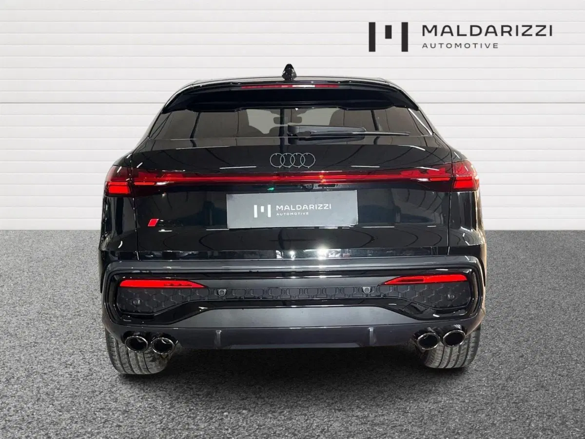 Audi Q5 Sportback nuova a Bari (3)