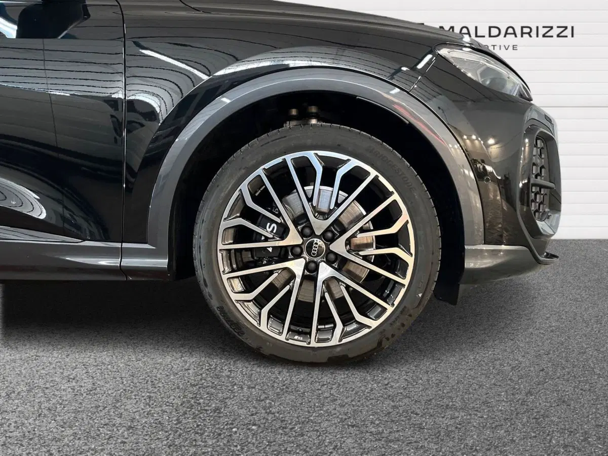 Audi Q5 Sportback nuova a Bari (6)