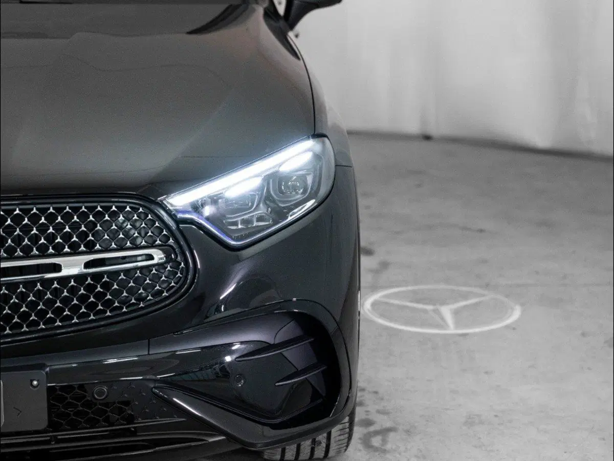 Mercedes-Benz GLC SUV nuova a Macerata (7)