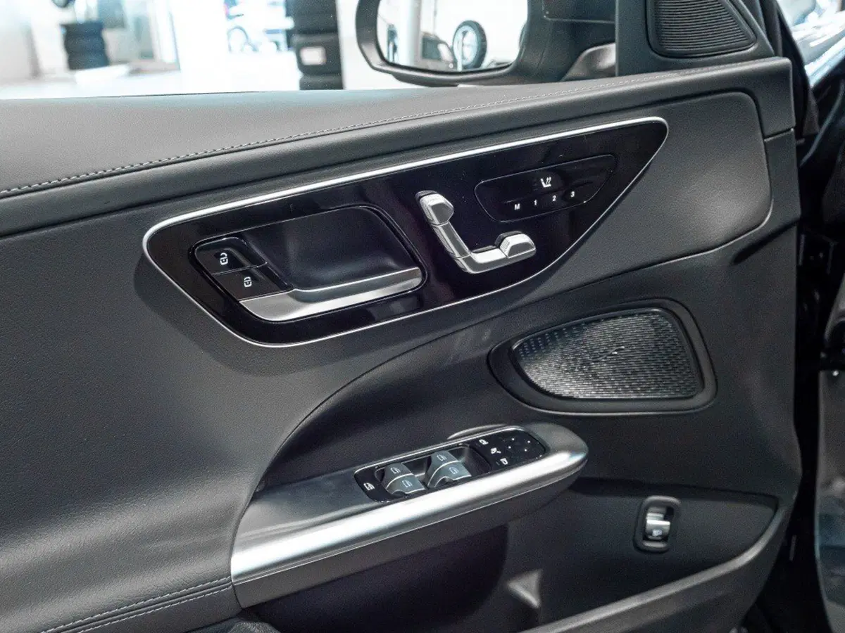Mercedes-Benz Classe C nuova a Ancona (12)