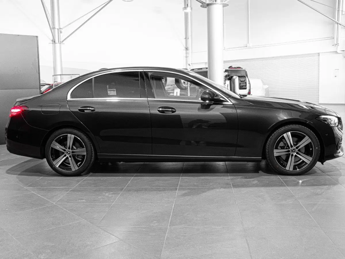Mercedes-Benz Classe C nuova a Ancona (4)