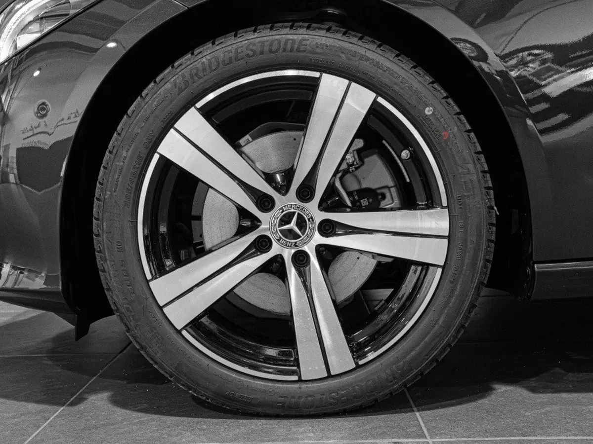 Mercedes-Benz Classe C nuova a Ancona (8)
