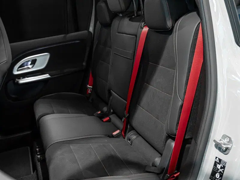 Mercedes-Benz GLB nuova a Ancona (15)