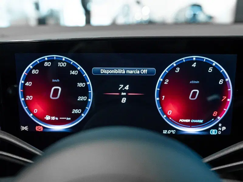 Mercedes-Benz GLB nuova a Ancona (16)