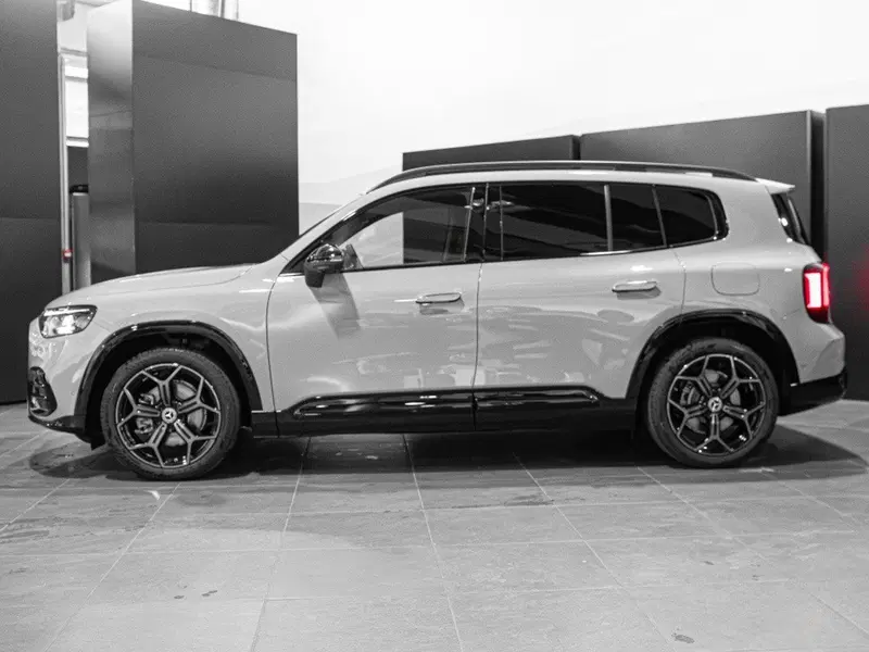 Mercedes-Benz GLB nuova a Ancona (2)