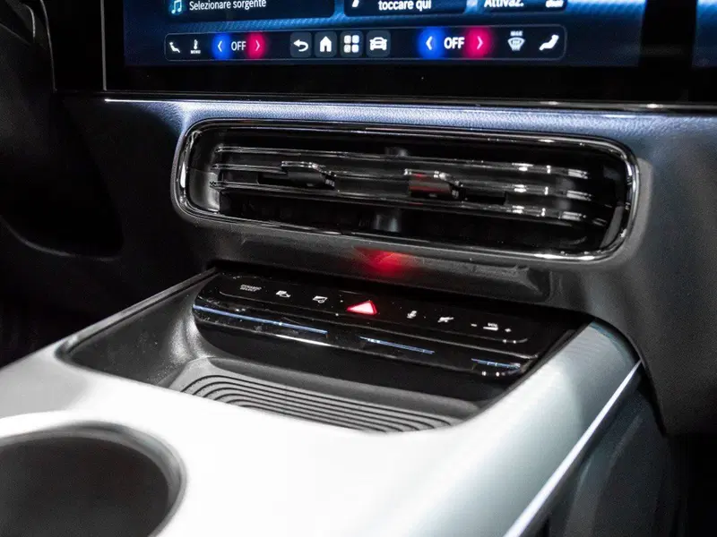 Mercedes-Benz GLB nuova a Ancona (20)