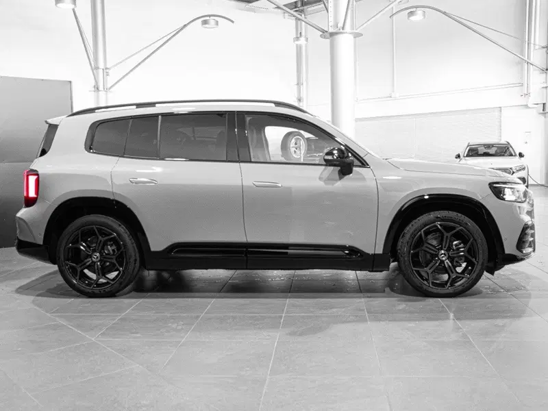 Mercedes-Benz GLB nuova a Ancona (4)