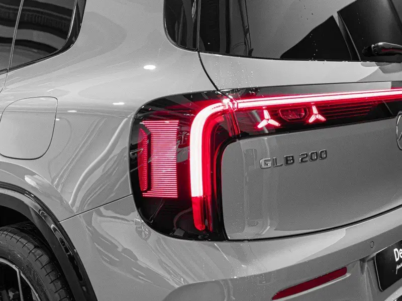 Mercedes-Benz GLB nuova a Ancona (9)