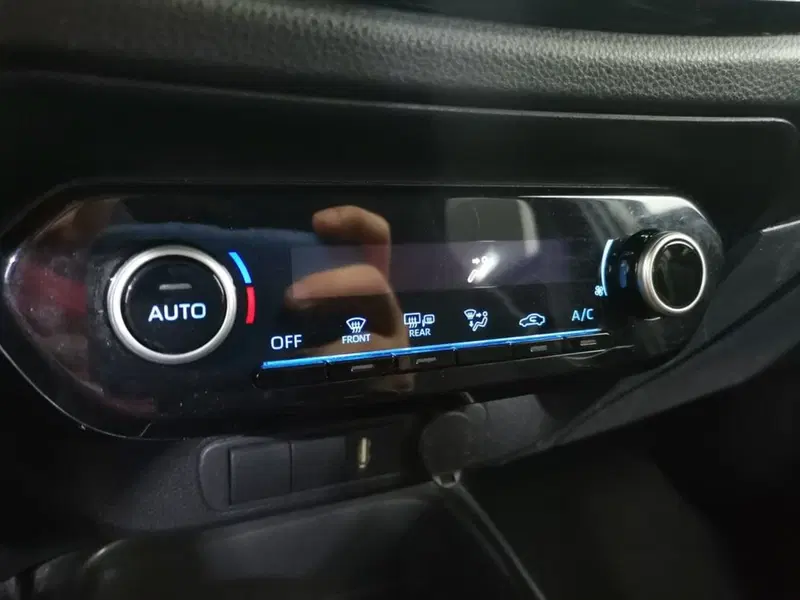 Toyota Aygo X usata a Salerno (14)