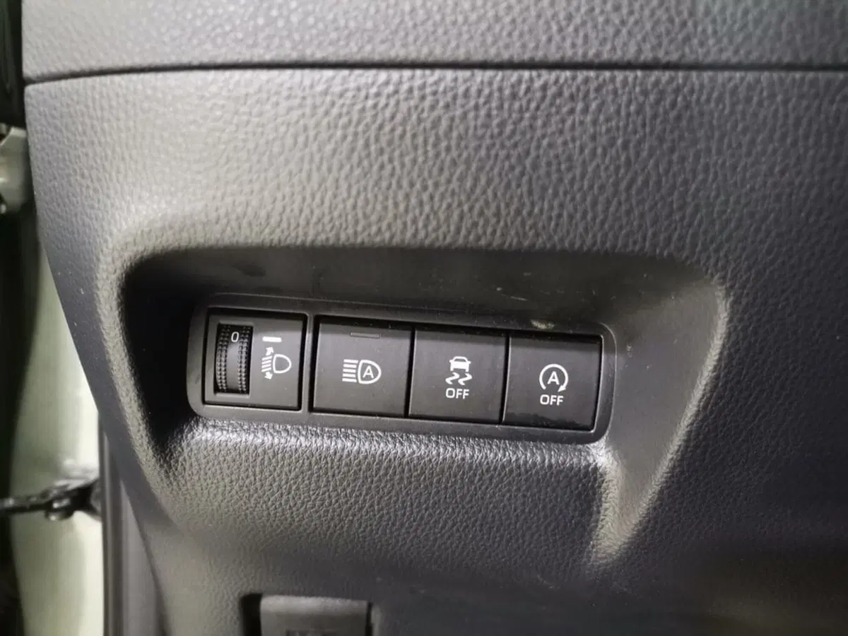 Toyota Aygo X usata a Salerno (16)