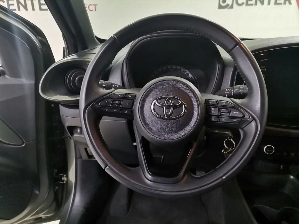 Toyota Aygo X usata a Salerno (8)