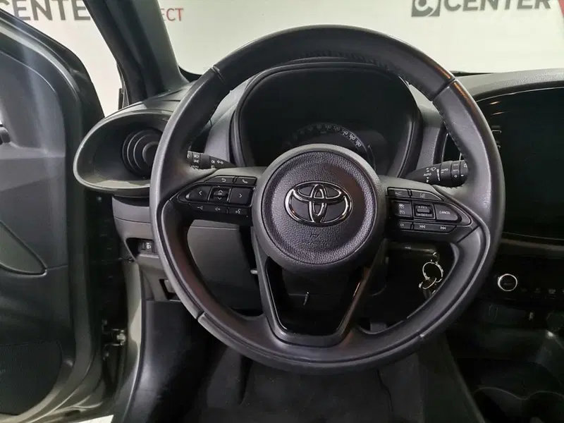Toyota Aygo X usata a Salerno (8)