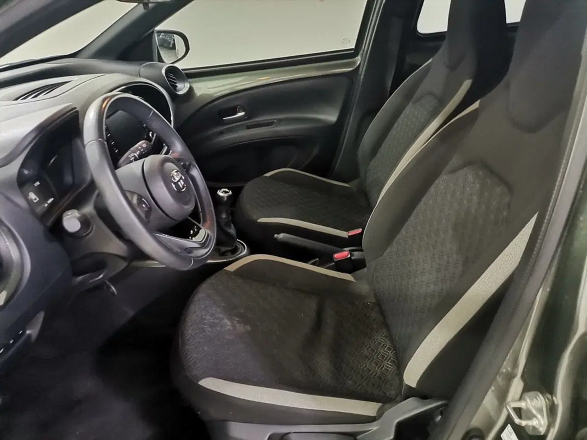 Toyota Aygo X usata a Salerno (9)