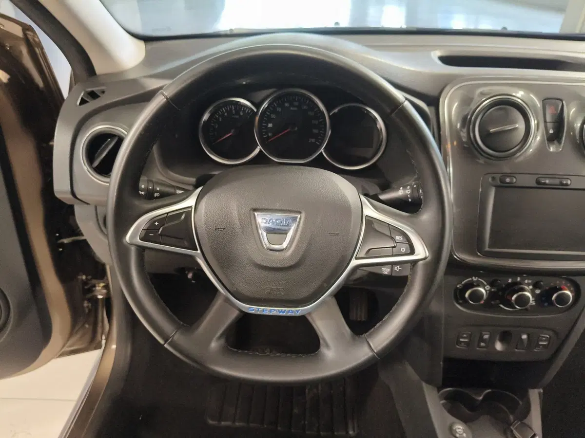 Dacia Sandero usata a Brescia (13)