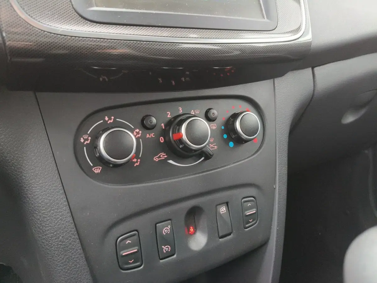 Dacia Sandero usata a Brescia (17)