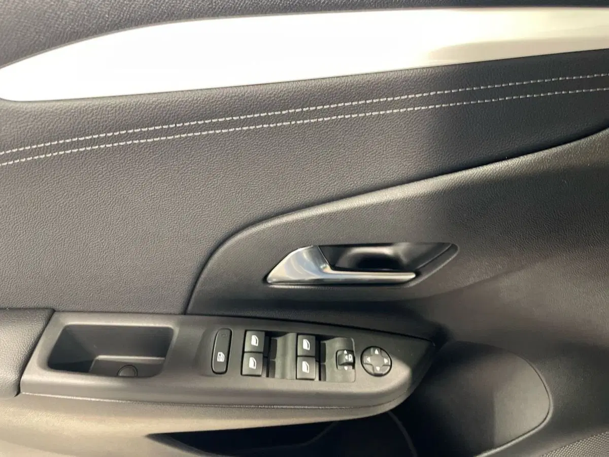 Opel Corsa nuova a Salerno (17)