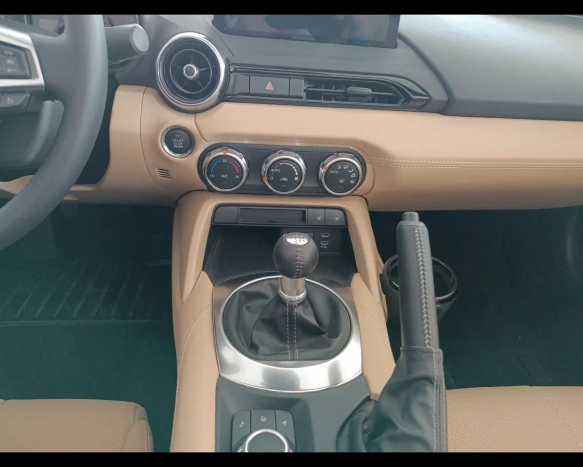 Mazda MX-5 nuova a Ravenna (11)