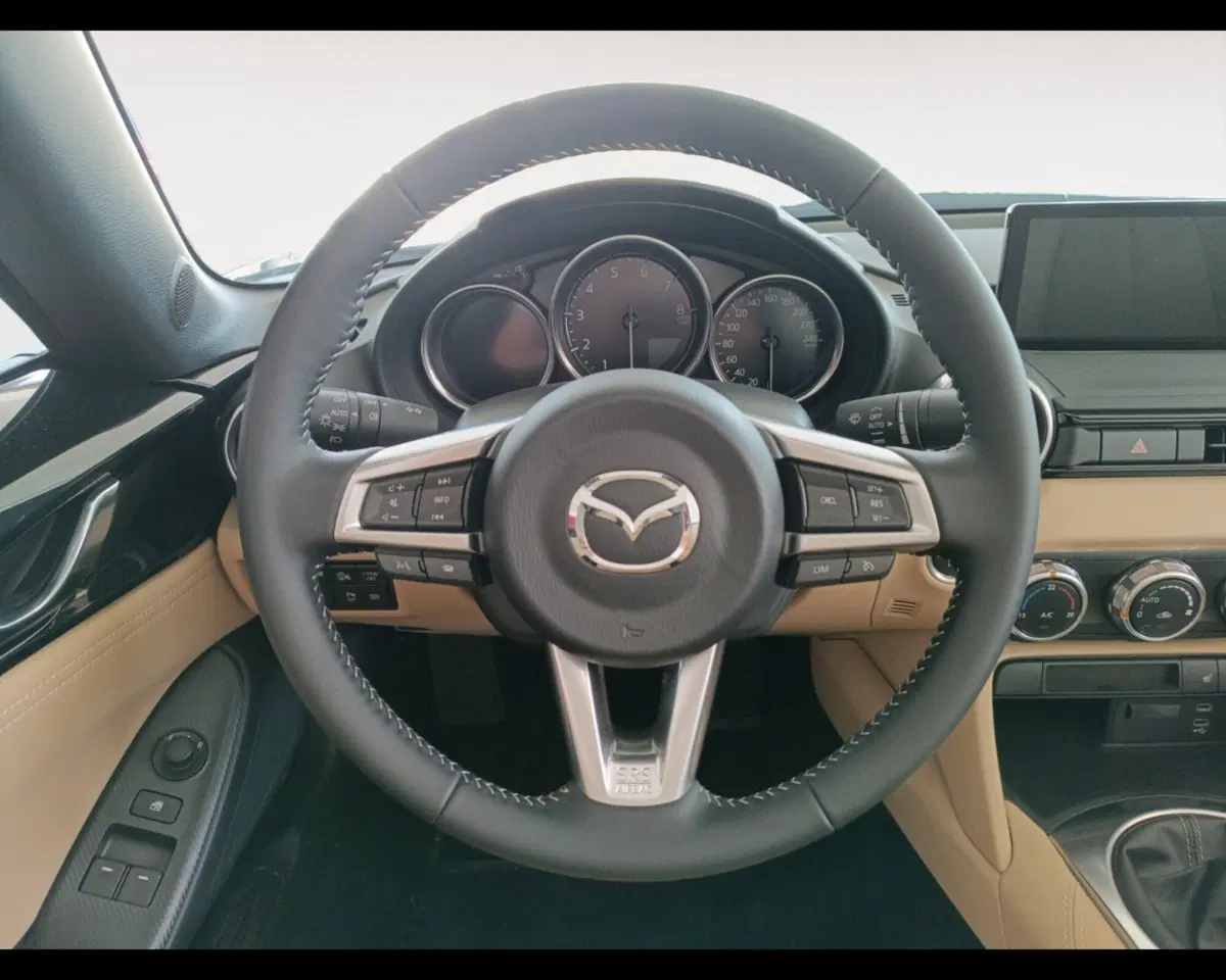 Mazda MX-5 nuova a Ravenna (12)