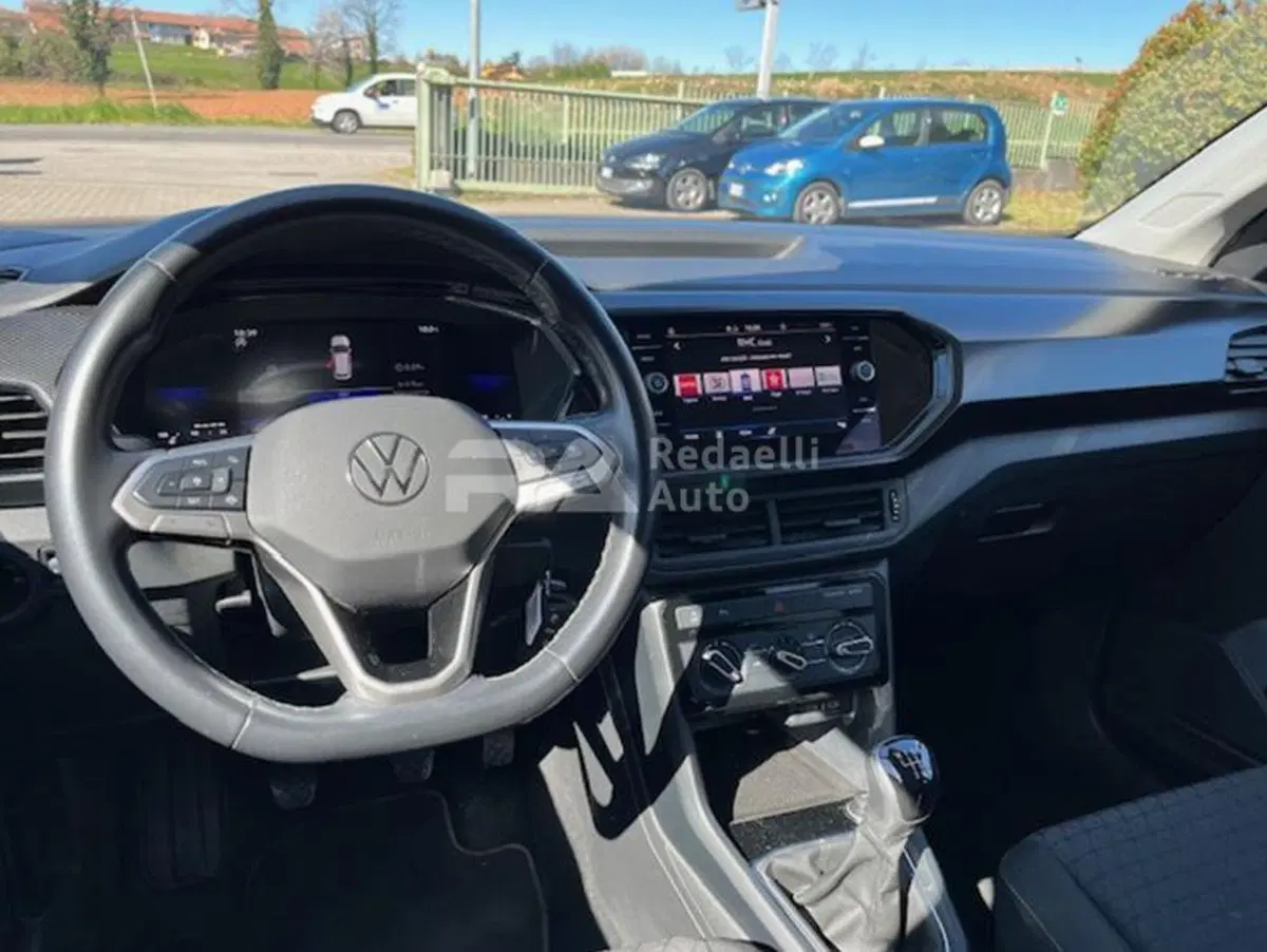 Volkswagen T-Cross usata a Lecco (8)