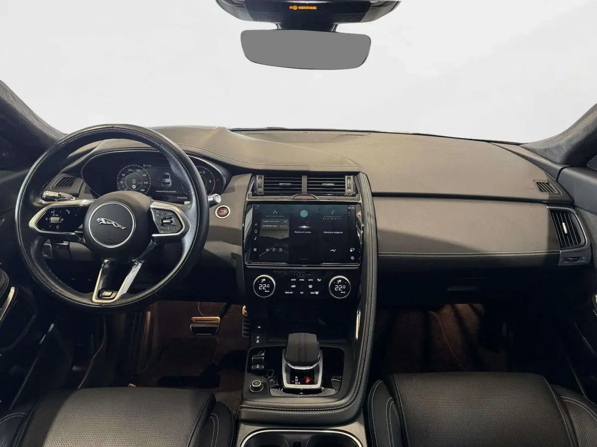 Jaguar E-Pace usata a Napoli (4)
