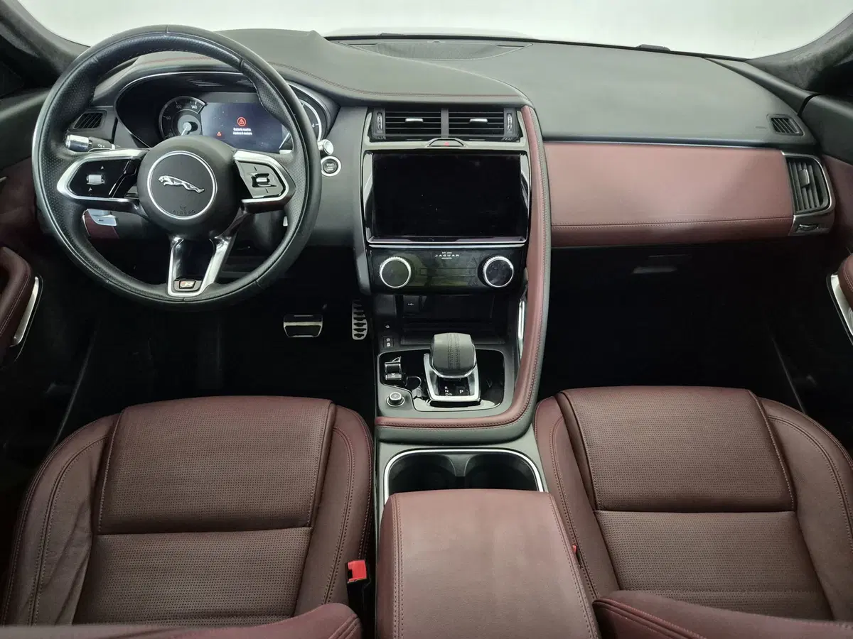 Jaguar E-Pace usata a Torino (4)