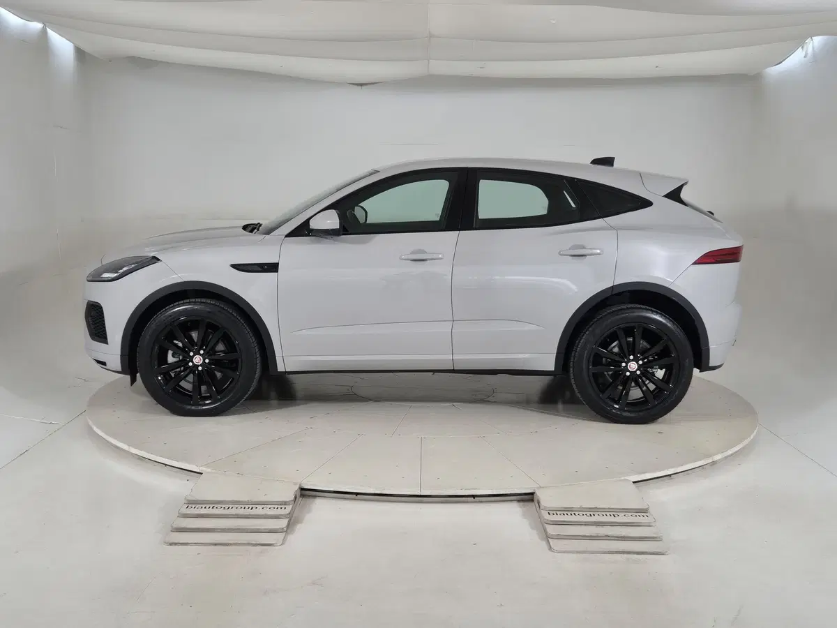 Jaguar E-Pace usata a Torino (6)