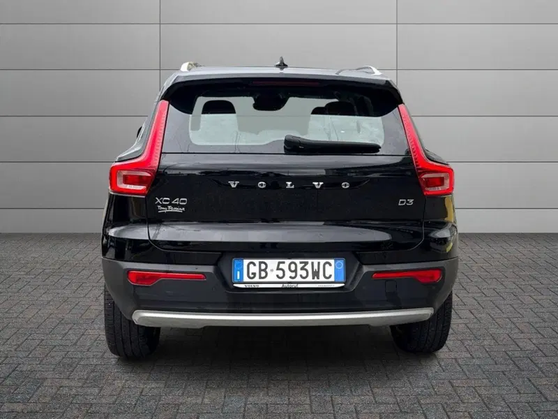 Volvo XC40 usata a Reggio Calabria (11)