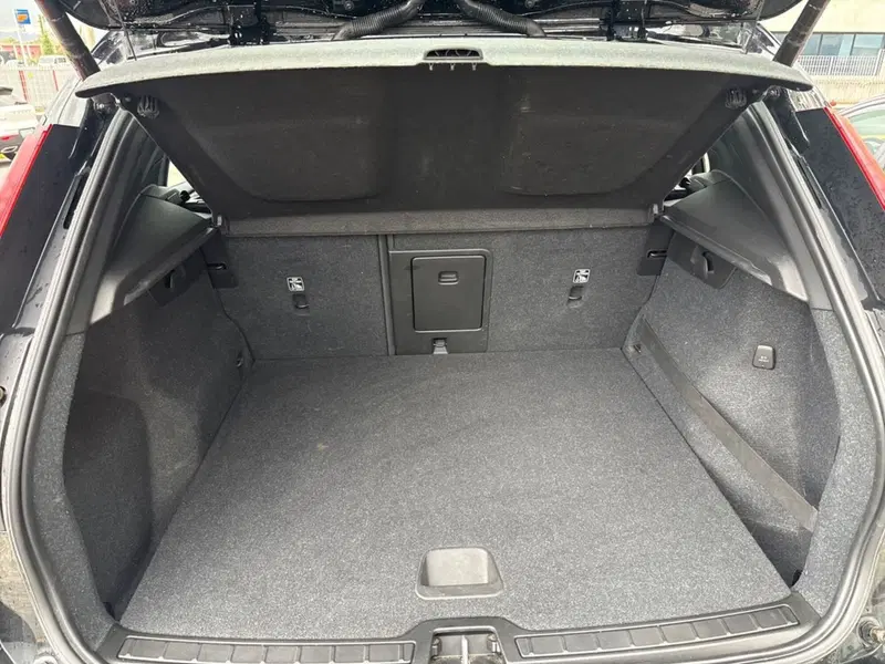 Volvo XC40 usata a Reggio Calabria (5)