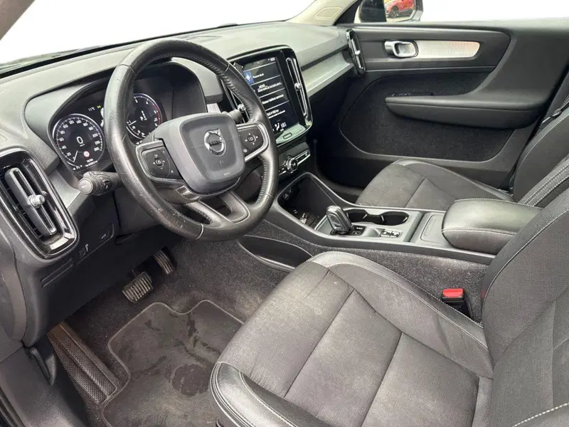 Volvo XC40 usata a Reggio Calabria (6)