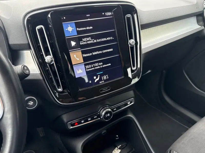 Volvo XC40 usata a Reggio Calabria (9)