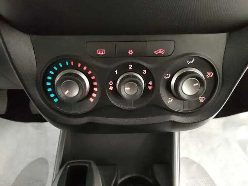 Alfa Romeo MiTo usata a Teramo (20)