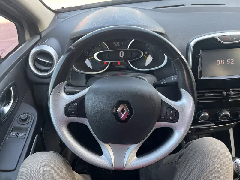Renault Clio nuova a Massa-Carrara (12)