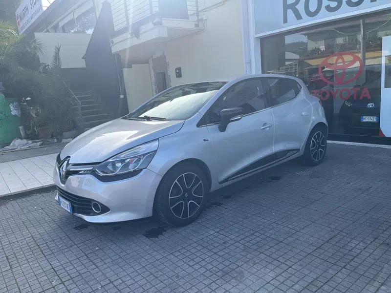 Renault Clio nuova a Massa-Carrara (13)