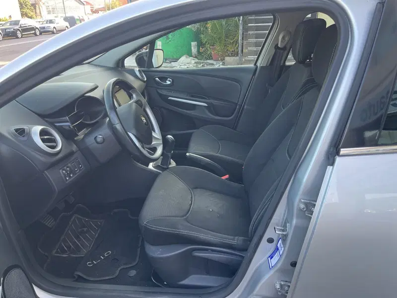 Renault Clio nuova a Massa-Carrara (14)