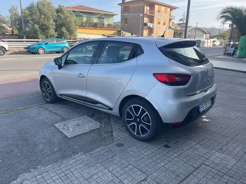 Renault Clio nuova a Massa-Carrara (2)