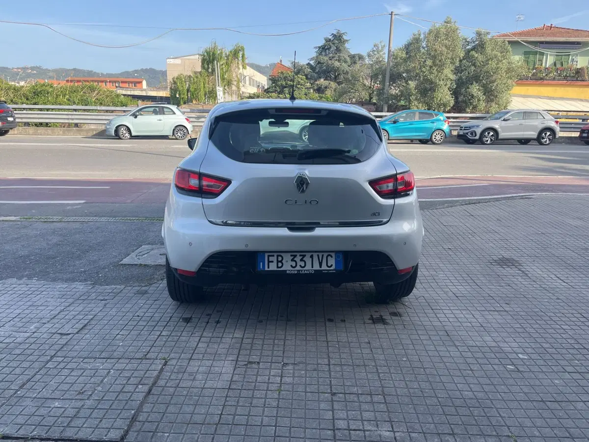 Renault Clio nuova a Massa-Carrara (3)