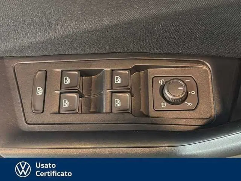 Volkswagen T-Roc usata a Vicenza (12)
