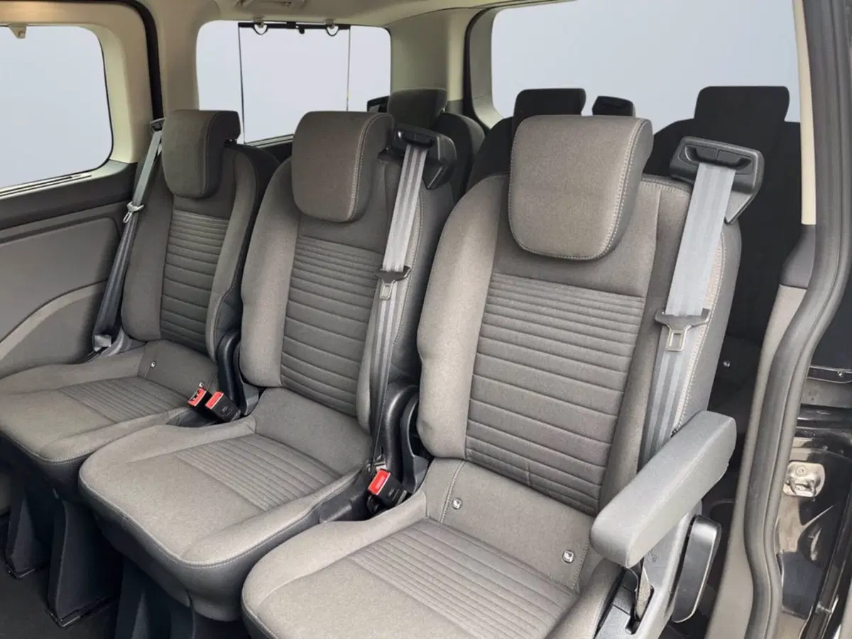 Ford Tourneo Custom usata a Milano (11)