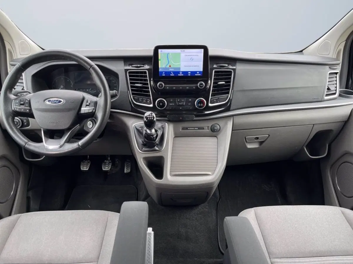 Ford Tourneo Custom usata a Milano (12)