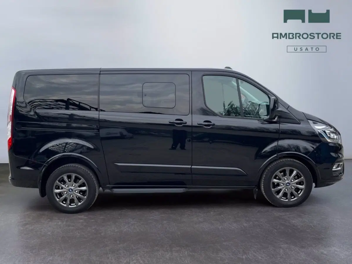 Ford Tourneo Custom usata a Milano (4)