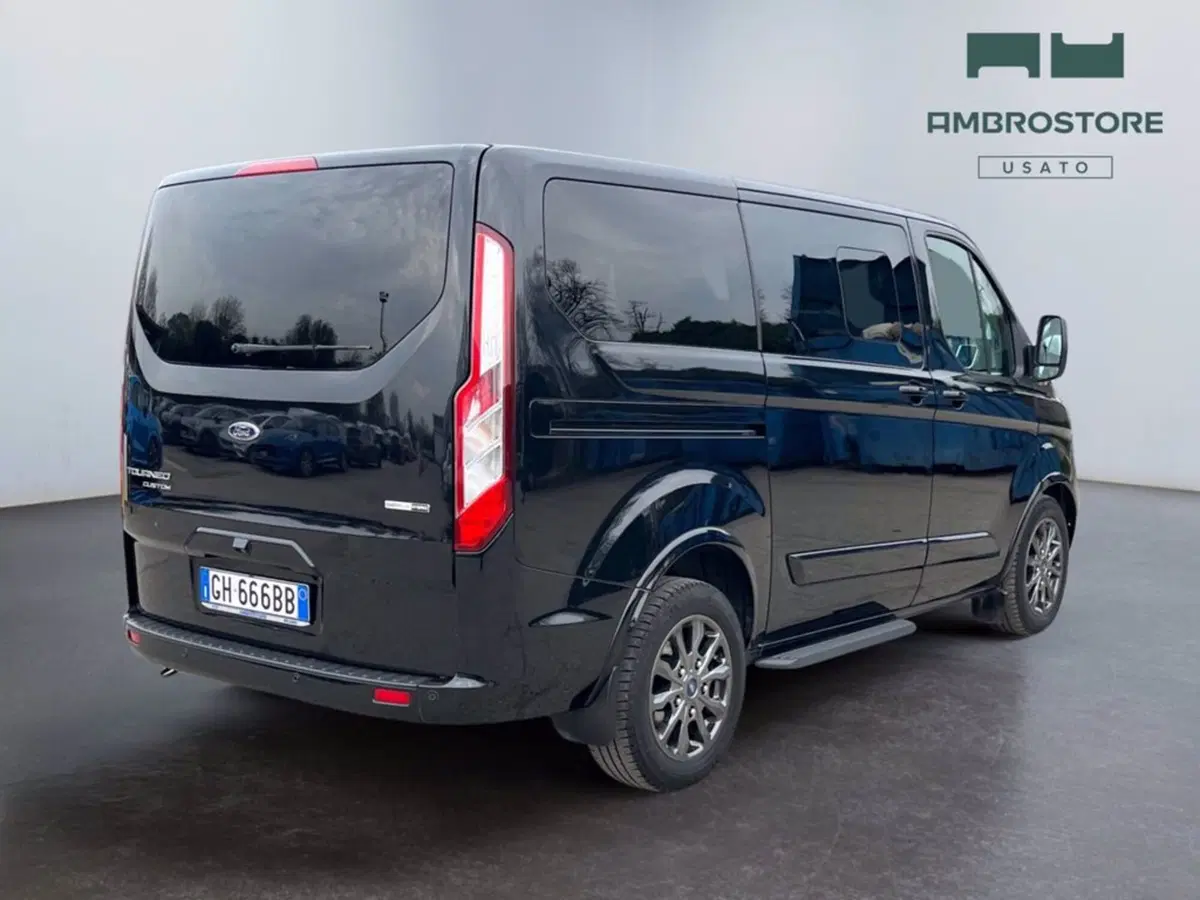 Ford Tourneo Custom usata a Milano (5)